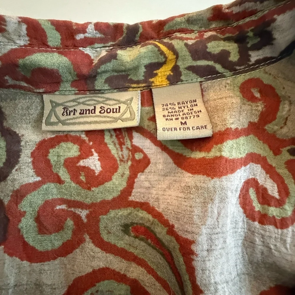 Art and Soul Boho Button-Up Blouse. Medium - Picture 7 of 7